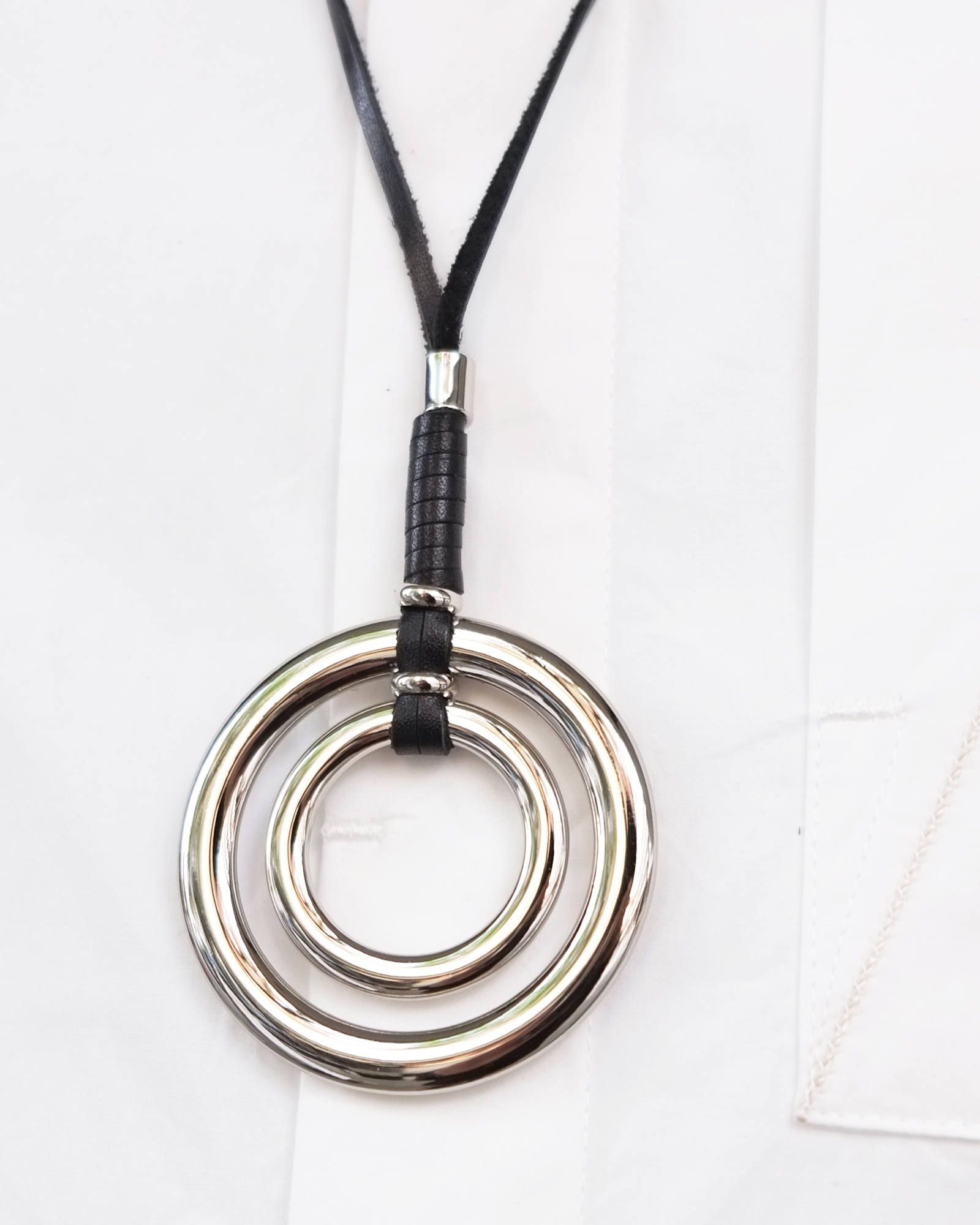 ANEI - W Ring Necklace | fakejam