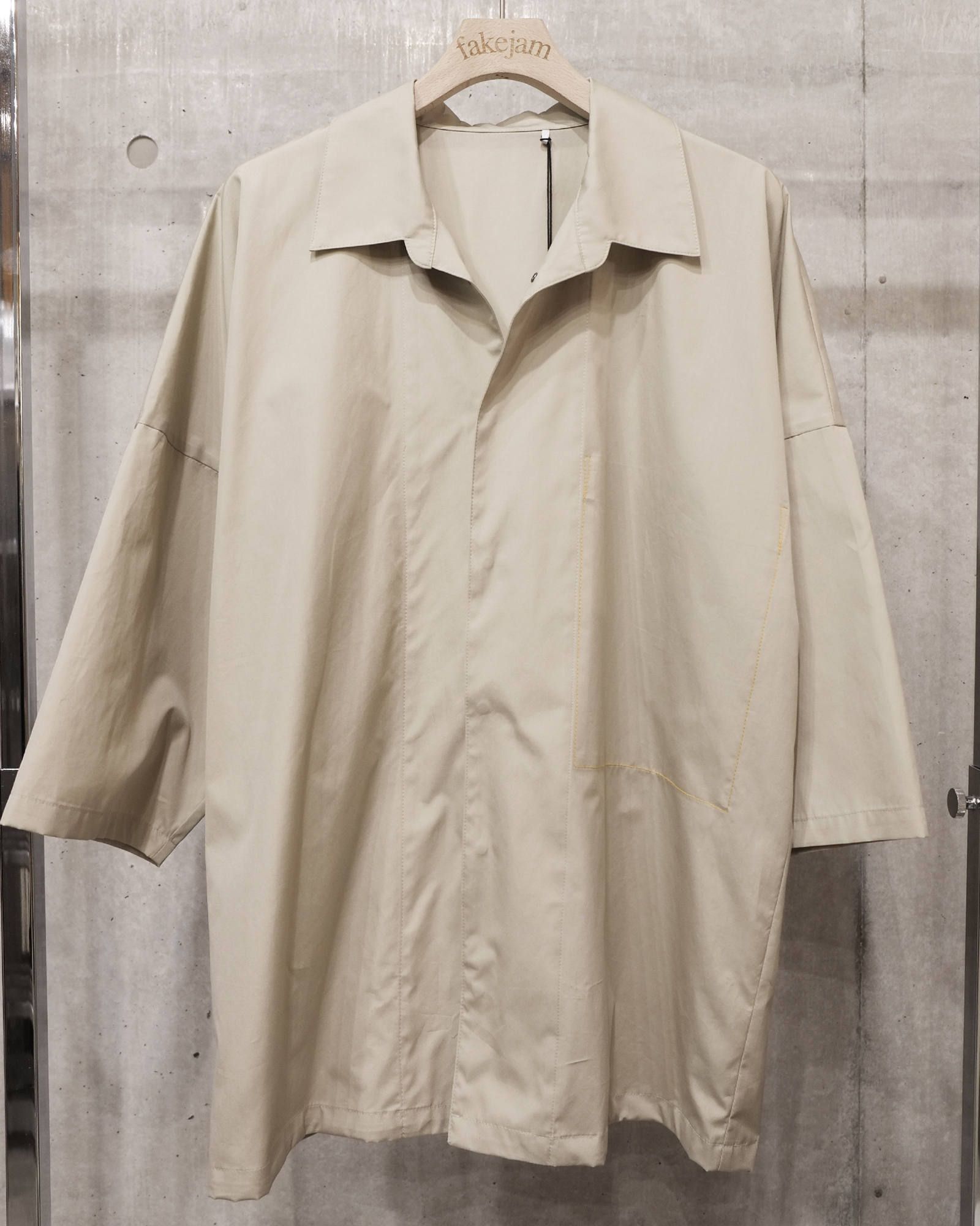 oversize S/S shirts.