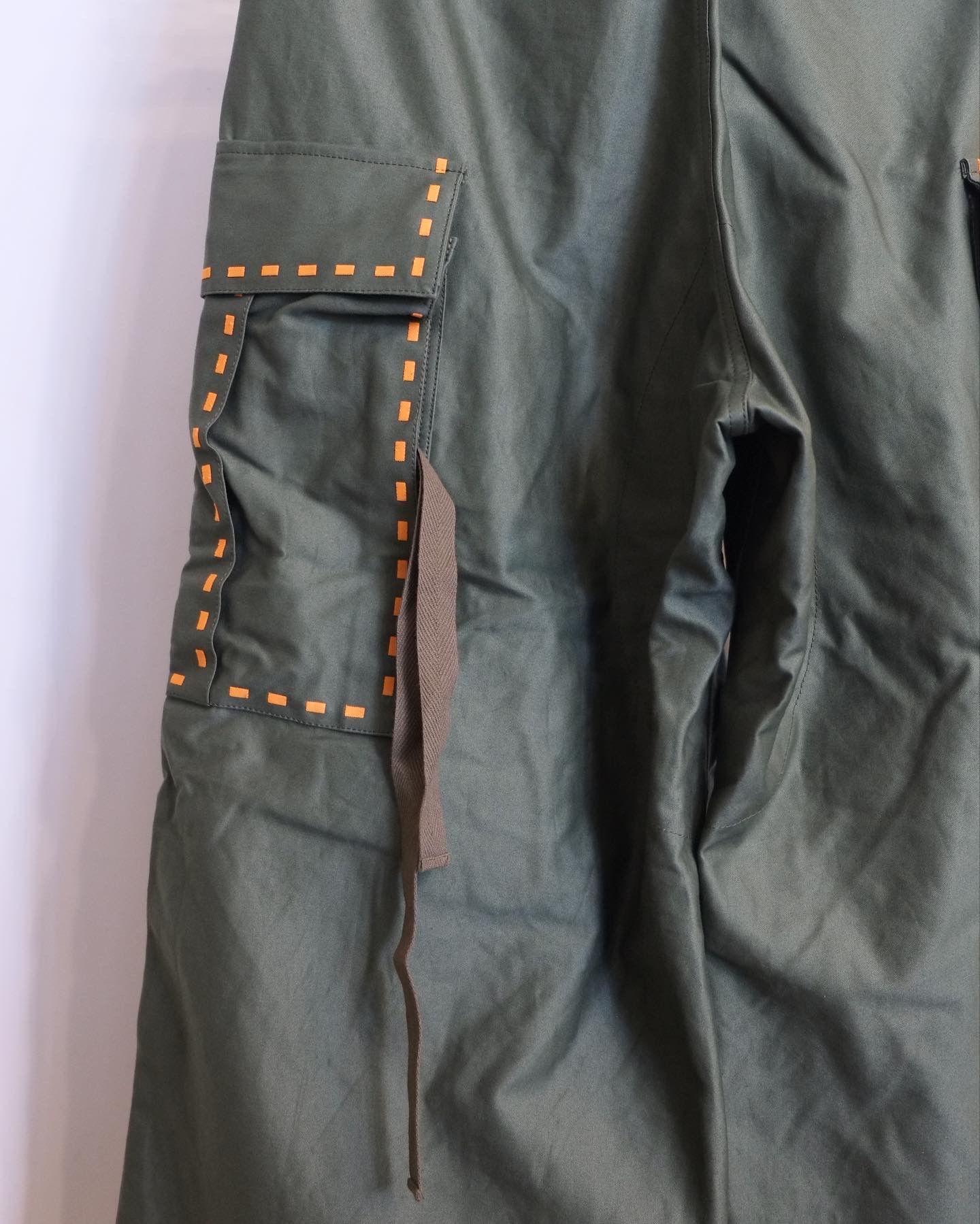 【定番デザイン】Laser Stitch Military Pants / カーゴパンツ / メンズ