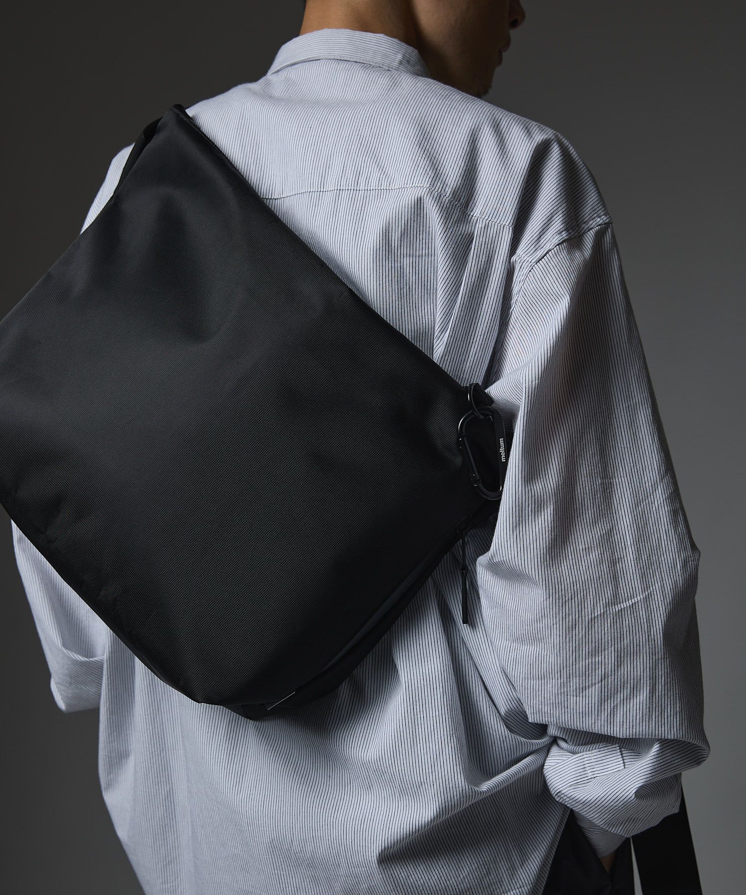 NYLON MESSENGER BAG (M) / ナイロン メッセンジャーバッグ / ブラック / MTM-BG-0320-26-A