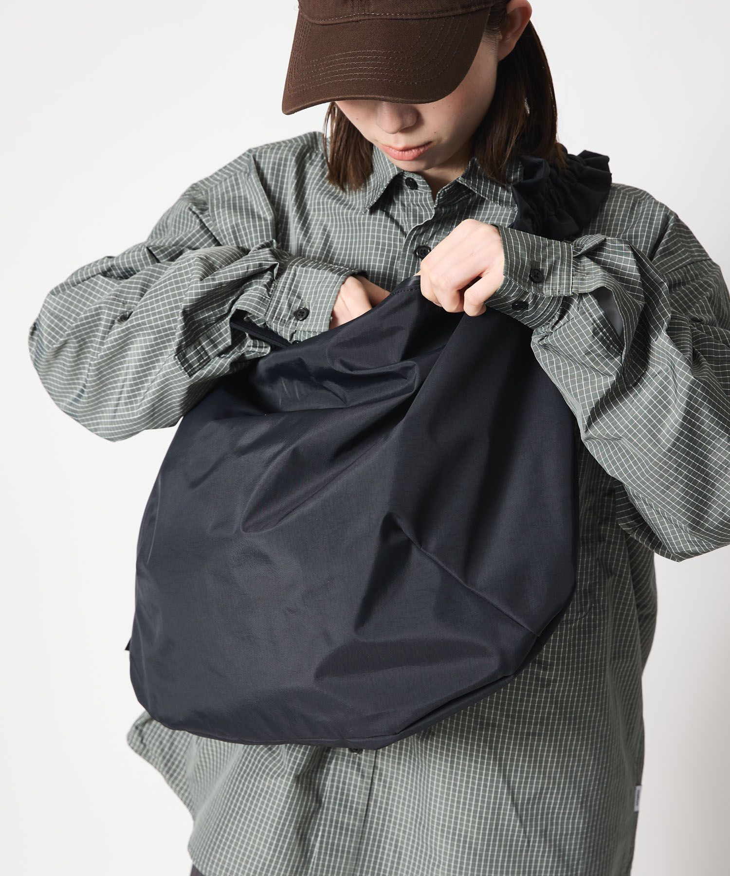 GATHER MESSENGER BAG / ギャザー メッセンジャーバッグ / ブラック /  MTM-BG-0372-26-A