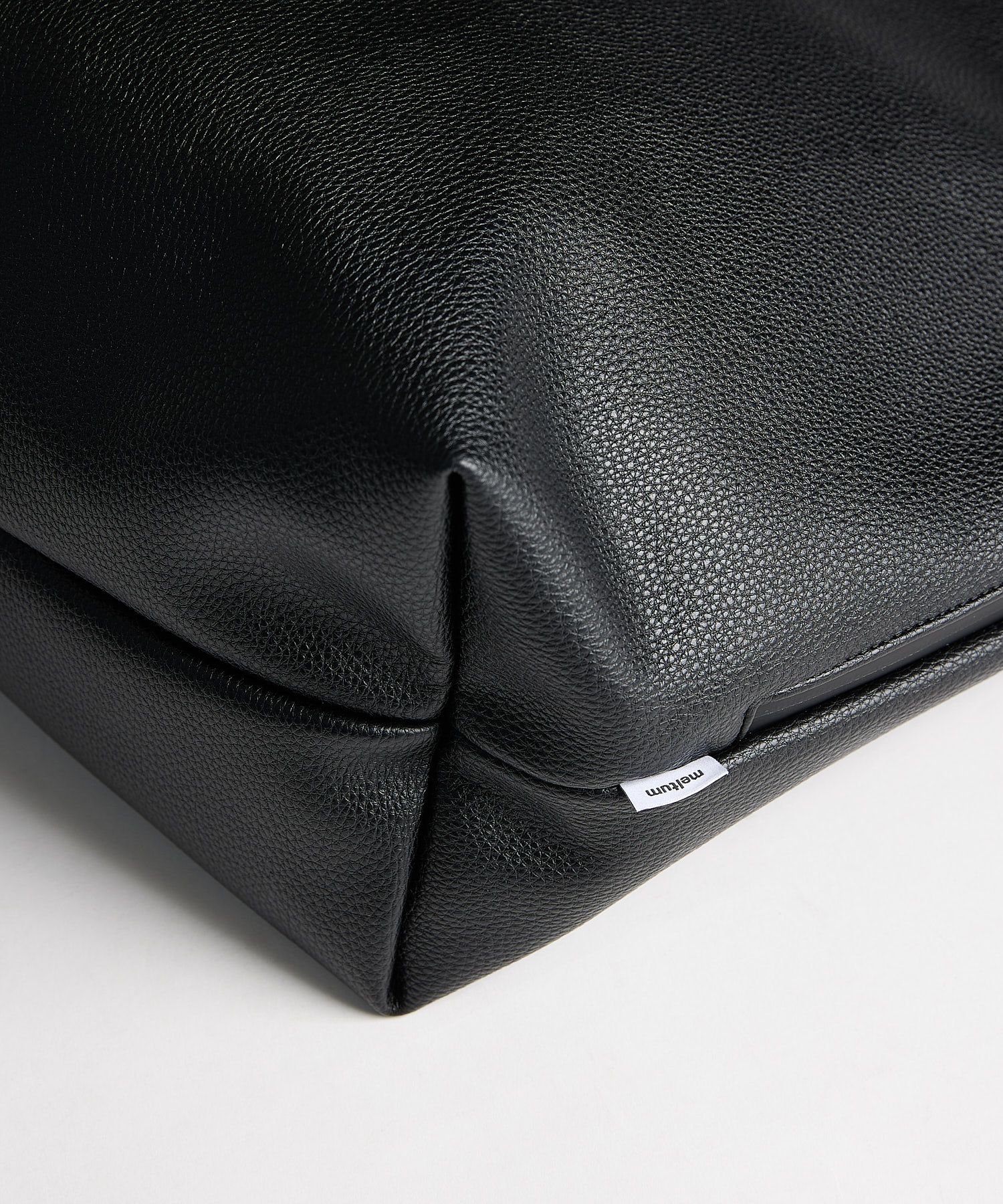 LEATHER MESSENGER BAG / レザー メッセンジャーバッグ / ブラック /  MTM-BG-0304-25-D
