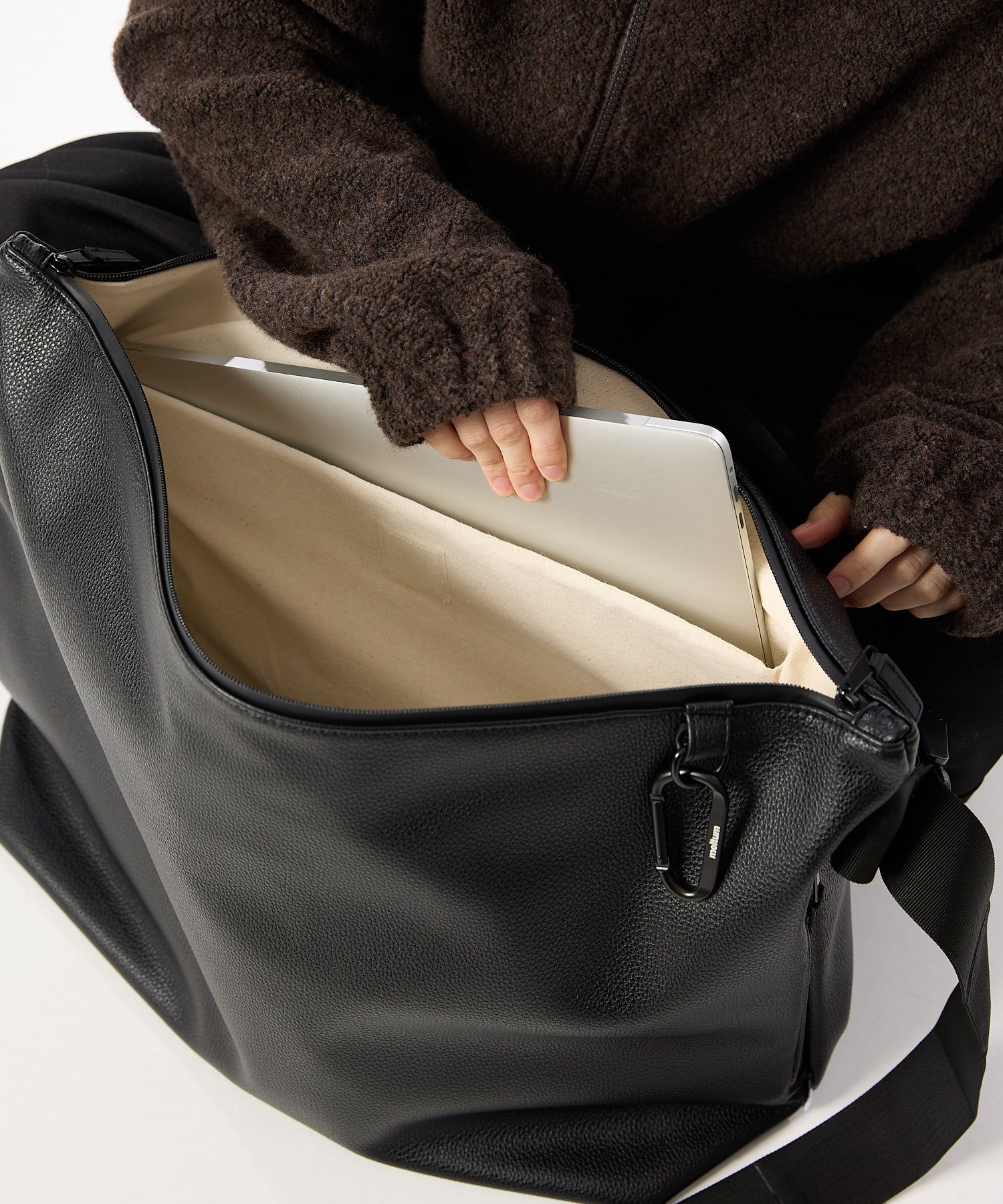 LEATHER MESSENGER BAG / レザー メッセンジャーバッグ / ブラック /  MTM-BG-0304-25-D