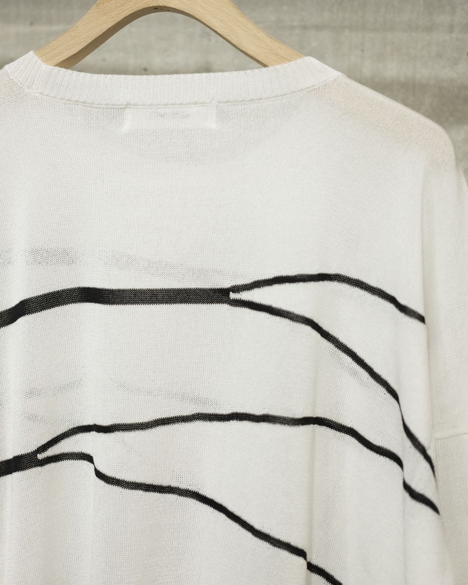 Asymmetry border knit
