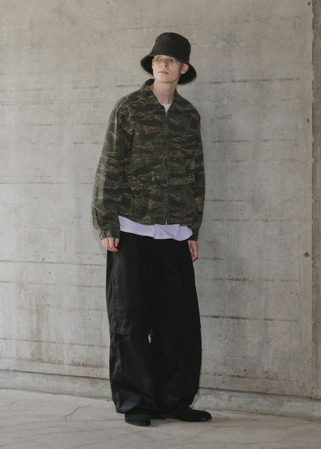 Military Suoer Wide Trouser