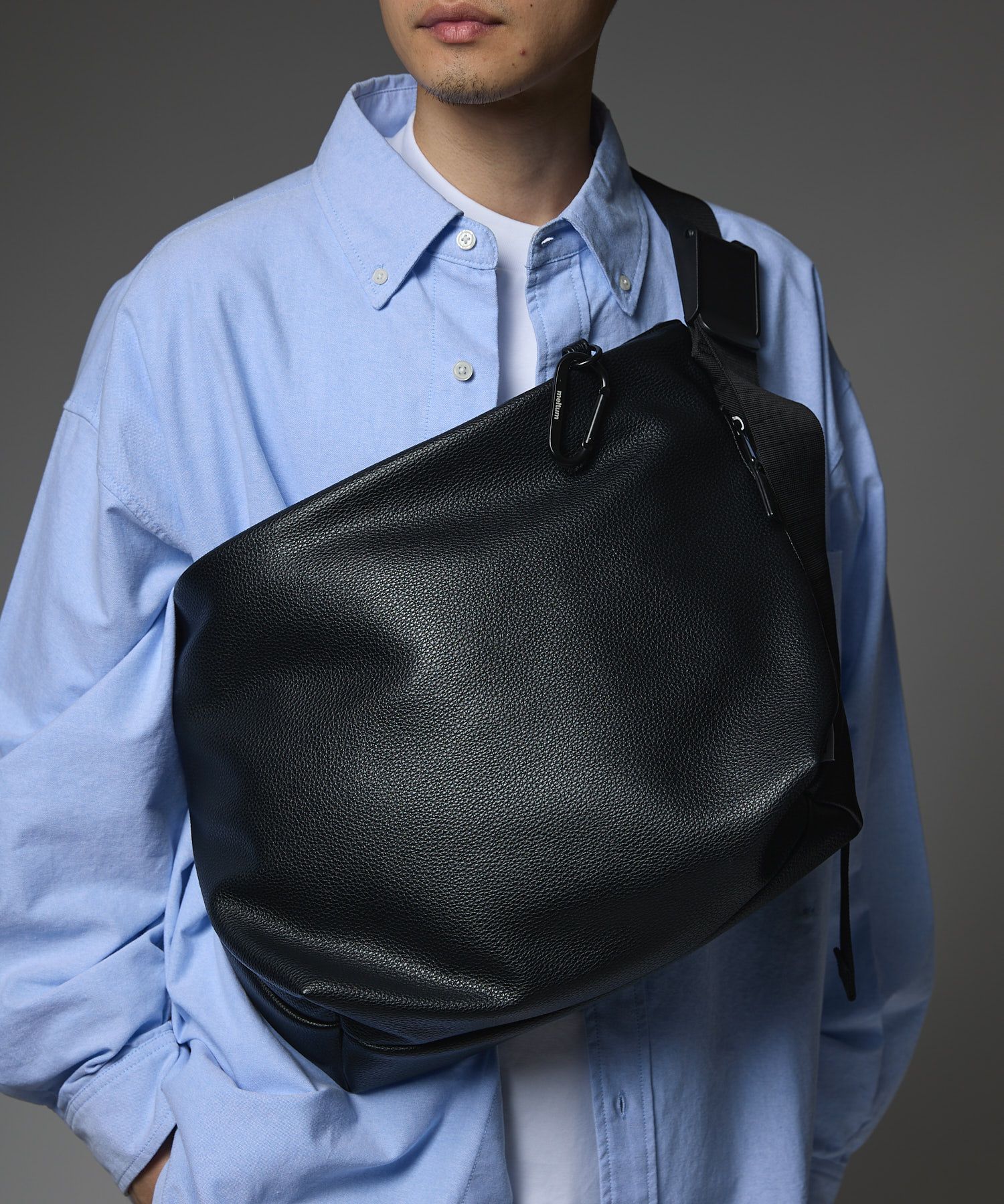 LEATHER MESSENGER BAG (M)/ レザー メッセンジャーバッグ / ブラック /  MTM-BG-0382-25-D