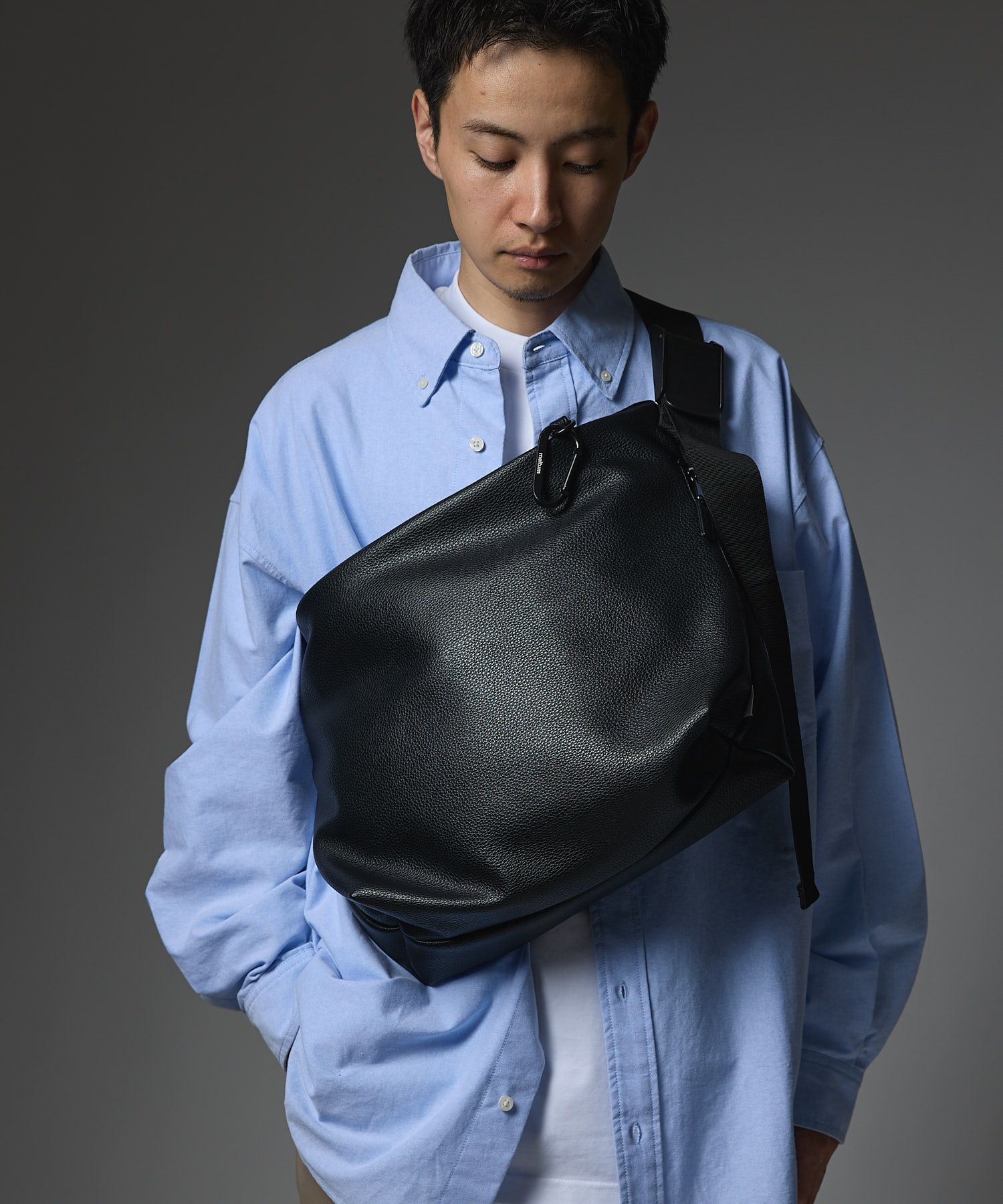 LEATHER MESSENGER BAG (M)/ レザー メッセンジャーバッグ / ブラック /  MTM-BG-0382-25-D