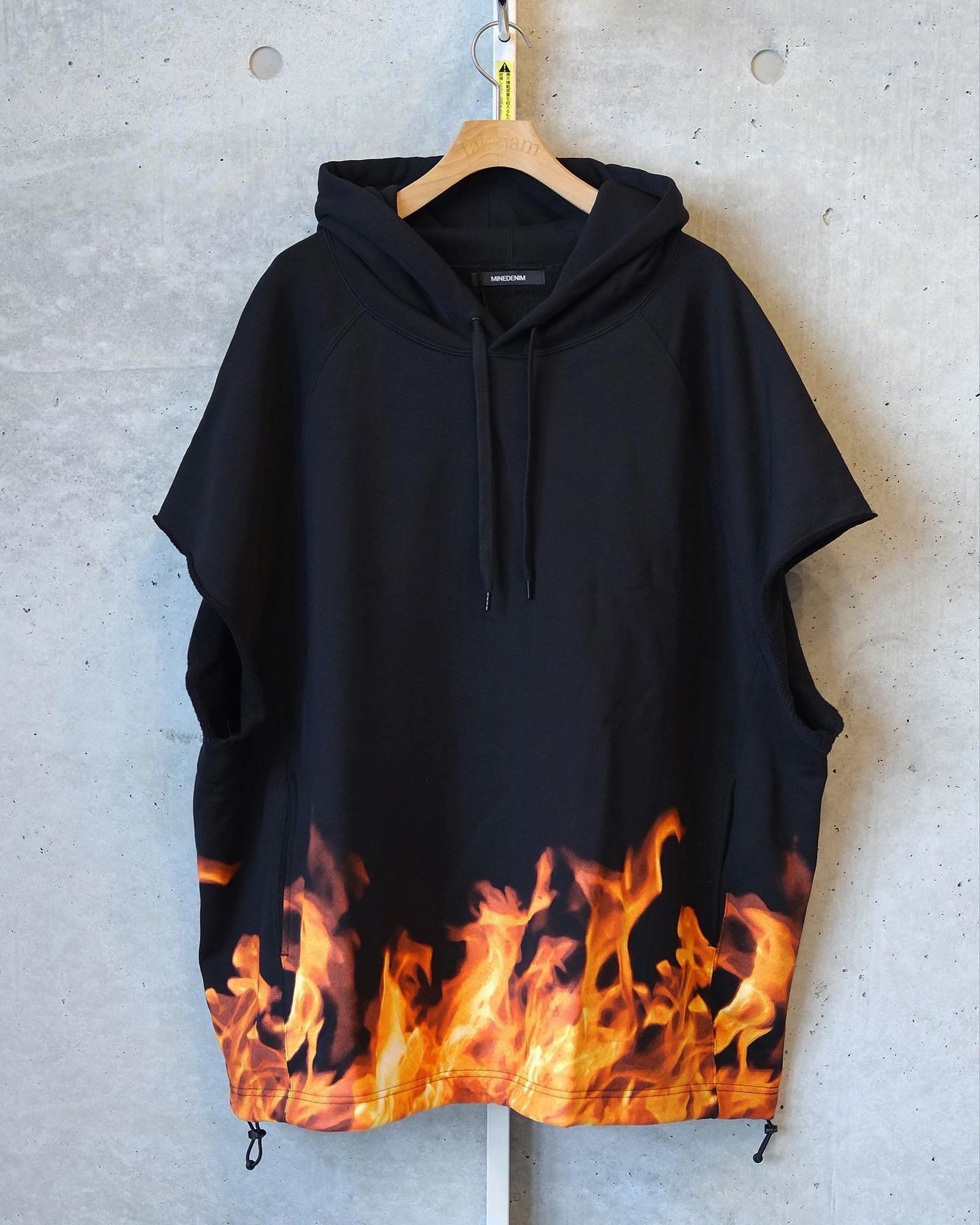 MINEDENIM - Fire Pattern Cutoff Sleeve Big Hoodie | fakejam