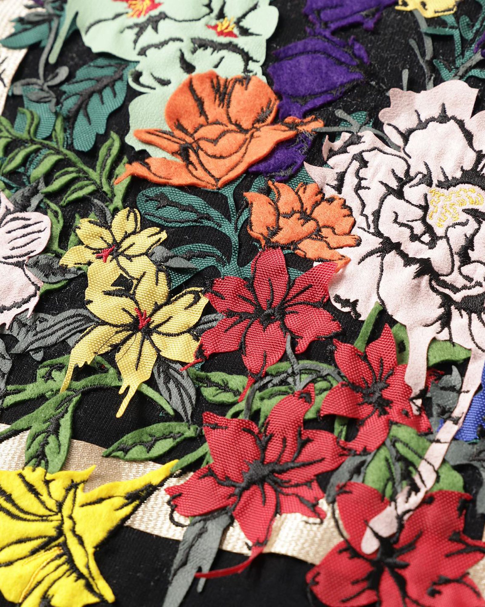 Non-Standard Embroidery Bigtee