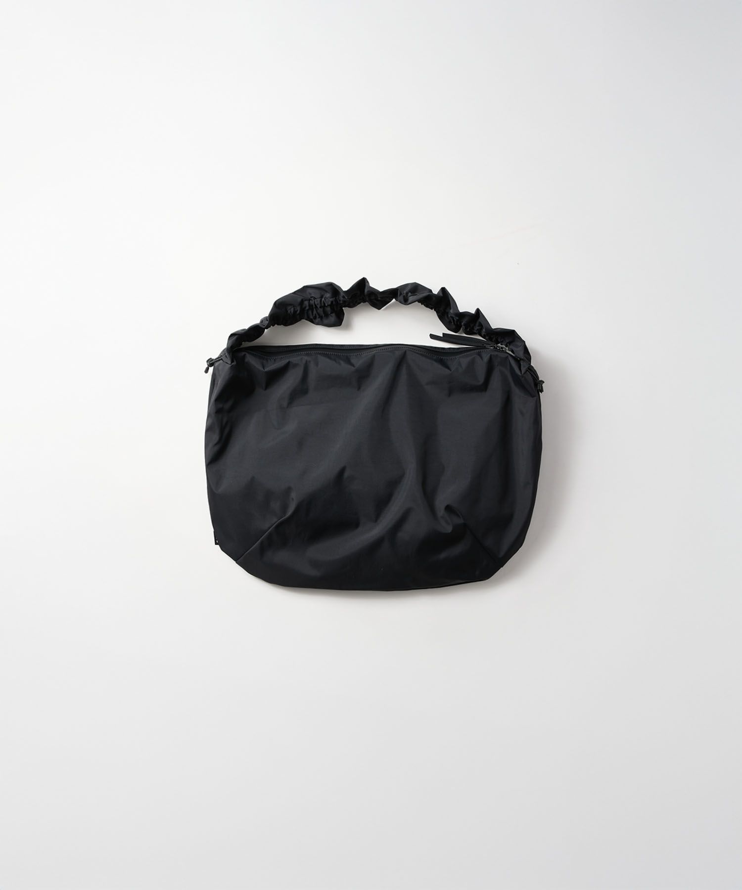 GATHER MESSENGER BAG / ギャザー メッセンジャーバッグ / ブラック /  MTM-BG-0372-26-A