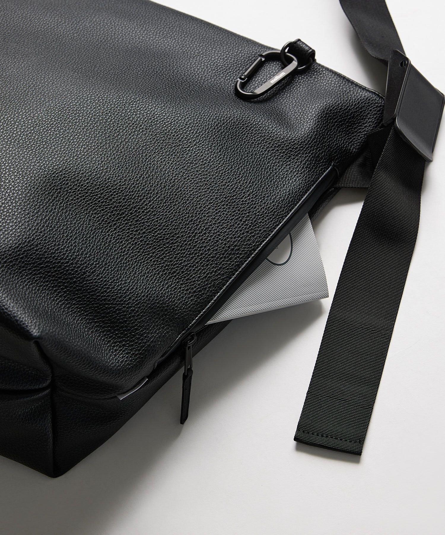 LEATHER MESSENGER BAG / レザー メッセンジャーバッグ / ブラック /  MTM-BG-0304-25-D