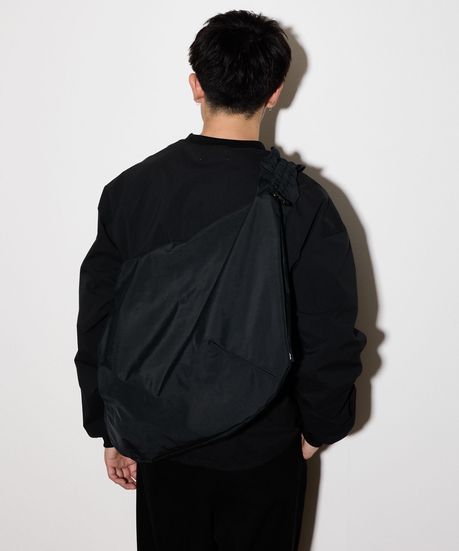 GATHER MESSENGER BAG / ギャザー メッセンジャーバッグ / ブラック /  MTM-BG-0372-26-A