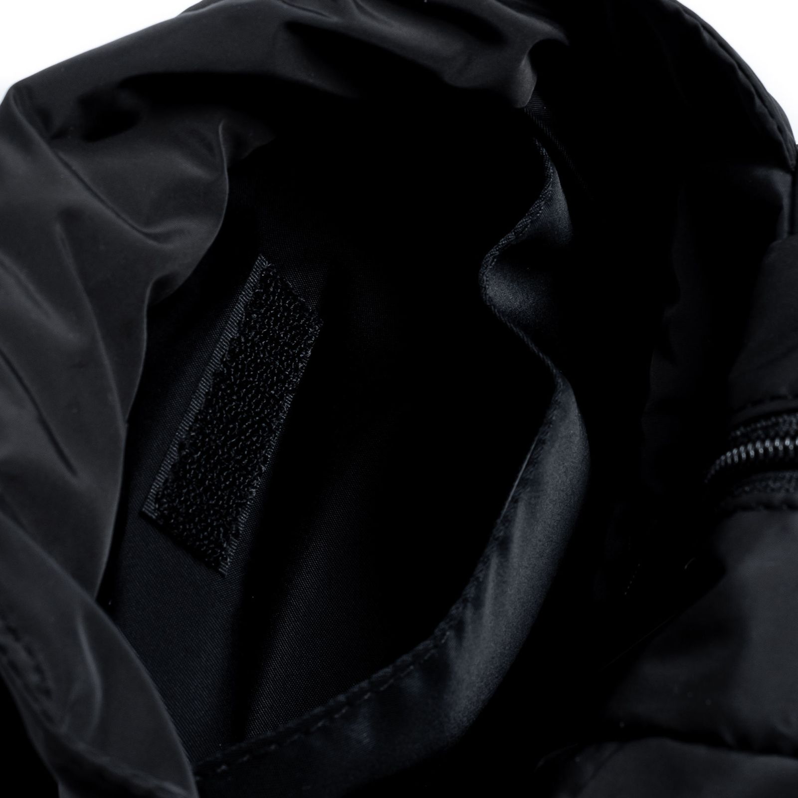 【ラスト1点】water-repellent padded crossbody bag / ブラック