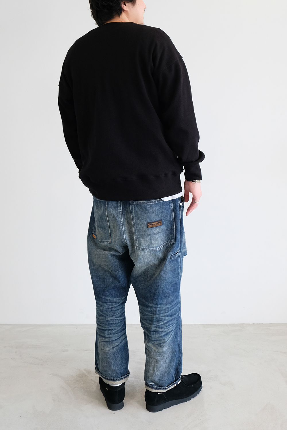 シンプルだからこそ際立つデニムの男前な表情