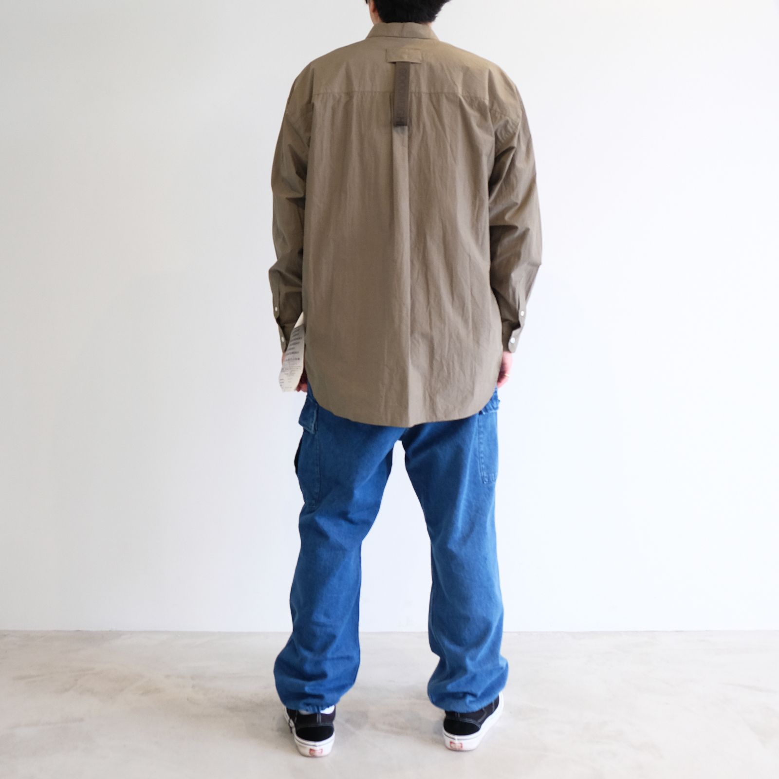 シャツが丁度良い今の時期にピッタリなスタイル