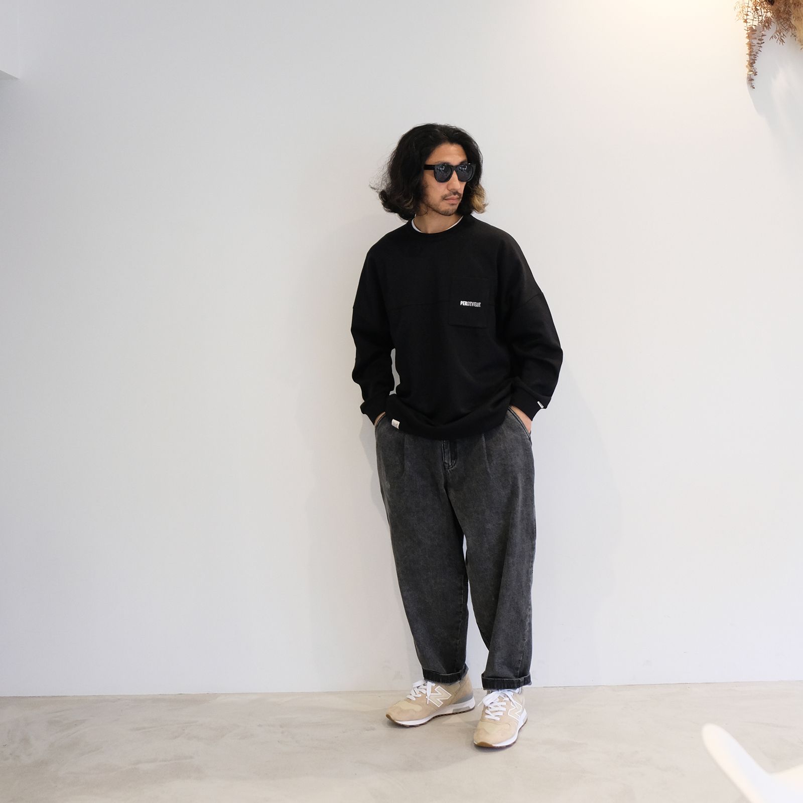 ブラックでグラデーションを効かせたストリートカジュアルコーデ