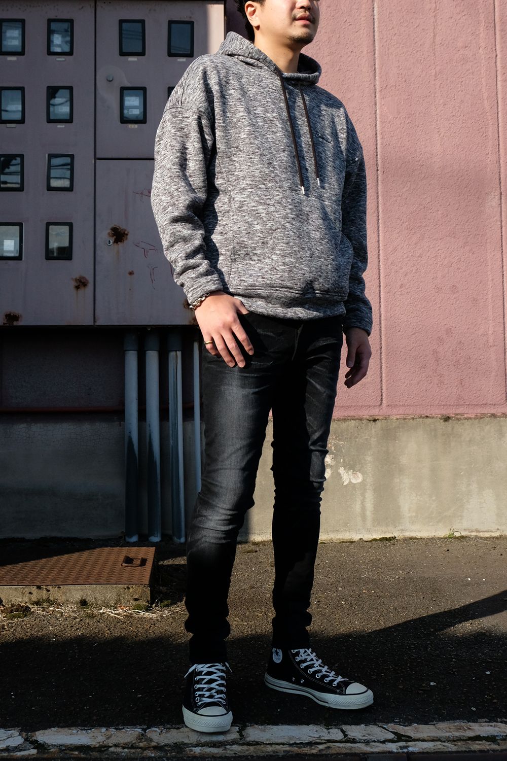 【RESOUNDCLOTHING 20AW STYLE】柔らかな印象のメランジパーカーをスタイリッシュに着こなす
