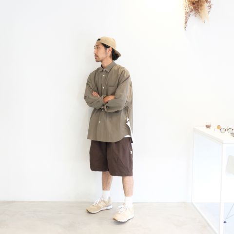 秋冬カラーで統一した落ち着きのある色味のハーフパンツコーデ