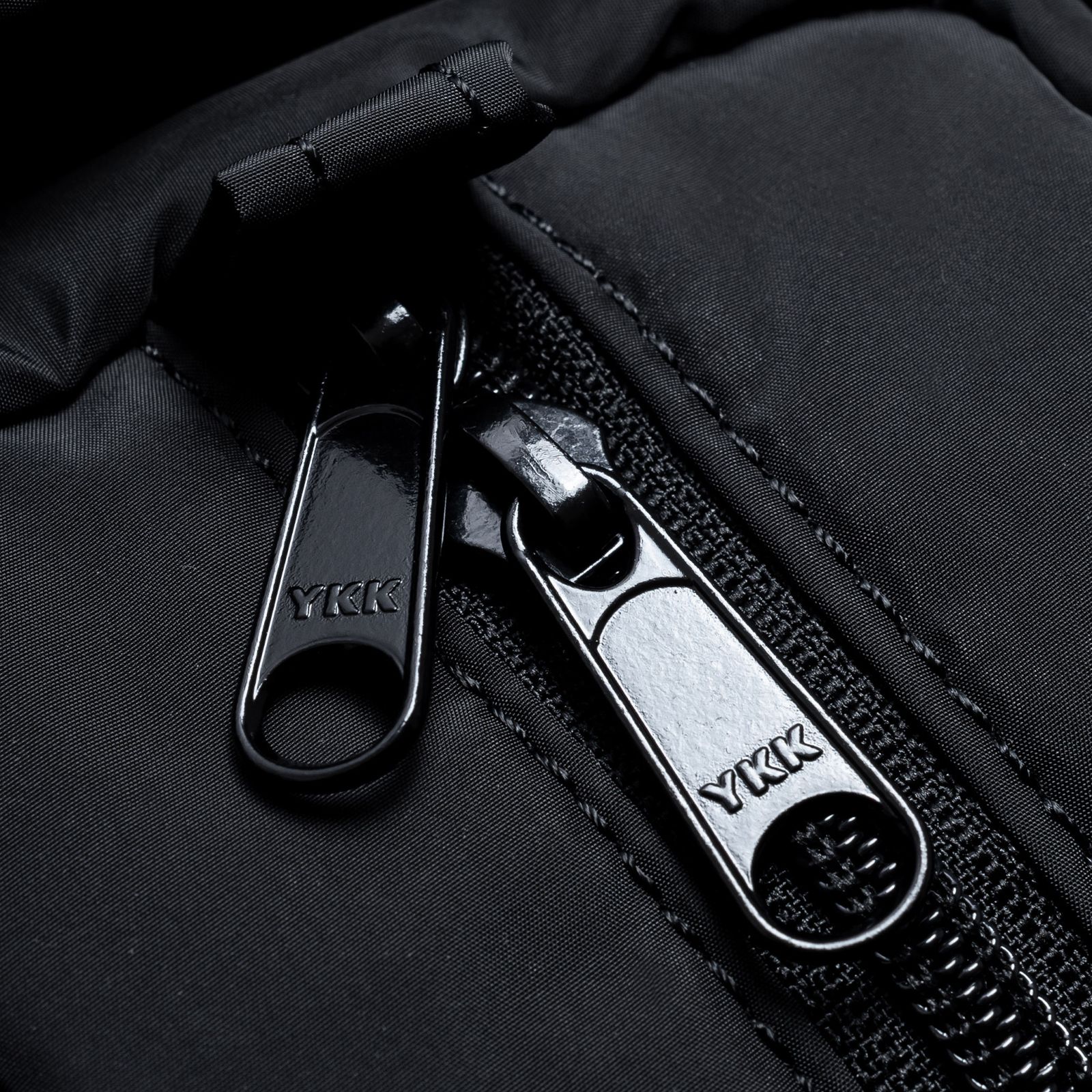 【ラスト1点】water-repellent padded crossbody bag / ブラック