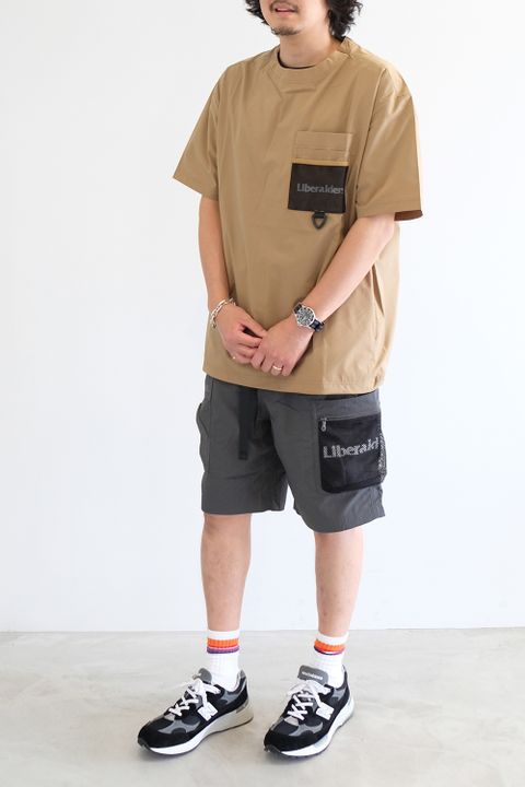 機能面にも優れたTシャツ+ショーツスタイル
