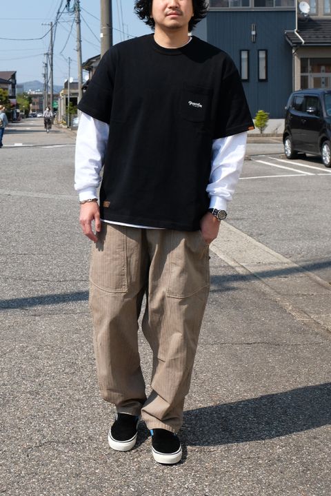 シンプルだからこそシルエットで楽しむ