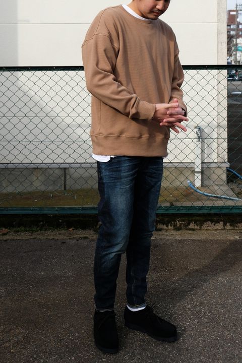 シンプルだからこそシルエットでイマドキ感を