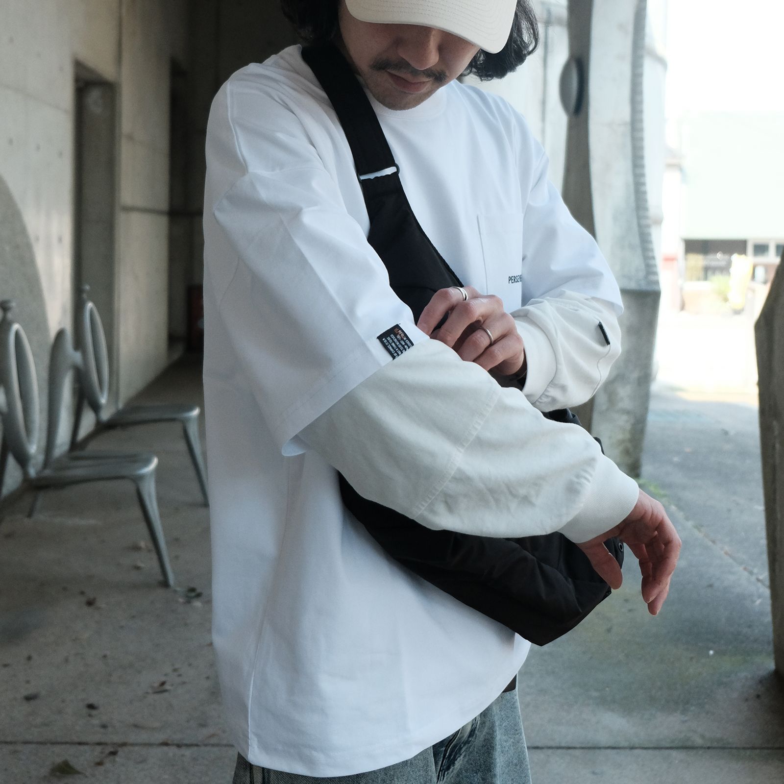 春はTシャツ重ね着がしたくなる季節