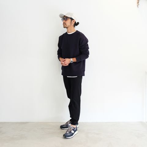だらっとし過ぎずも気取らず快適に。大人のオフをイメージしたリブパンコーデ