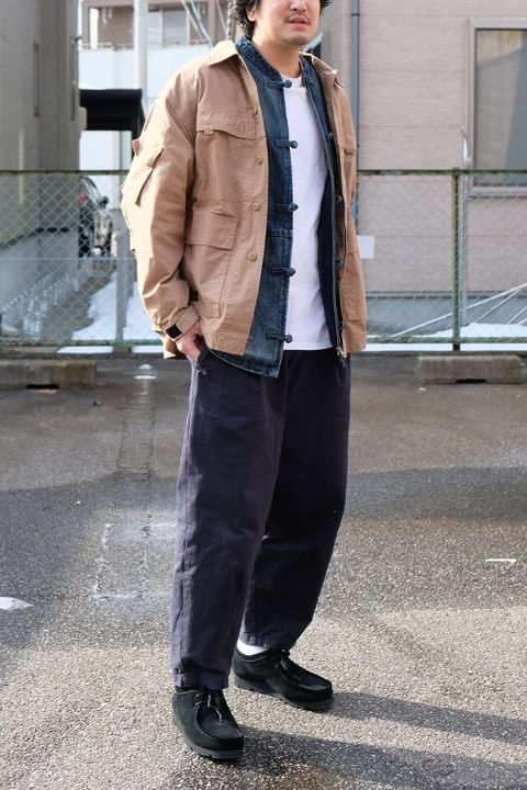 ミリタリージャケットにデニムジャケットをレイヤード