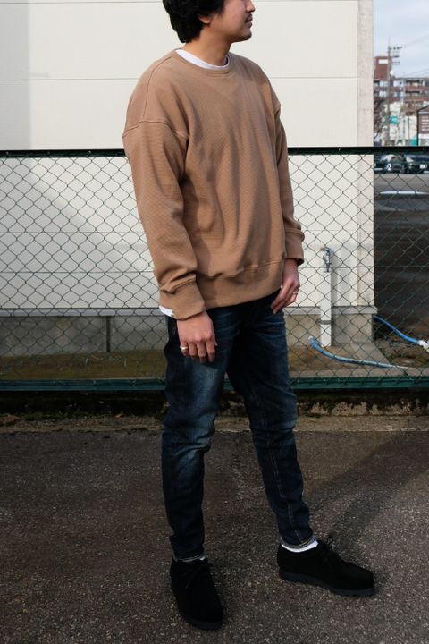 シンプルだからこそシルエットでイマドキ感を