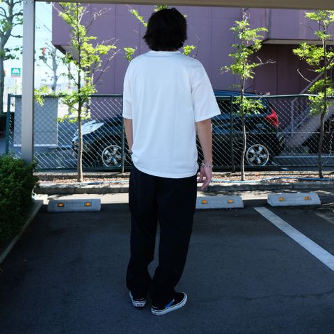 クールに品良く不良っぽさをエッセンスに加えた大人の夏コーデ