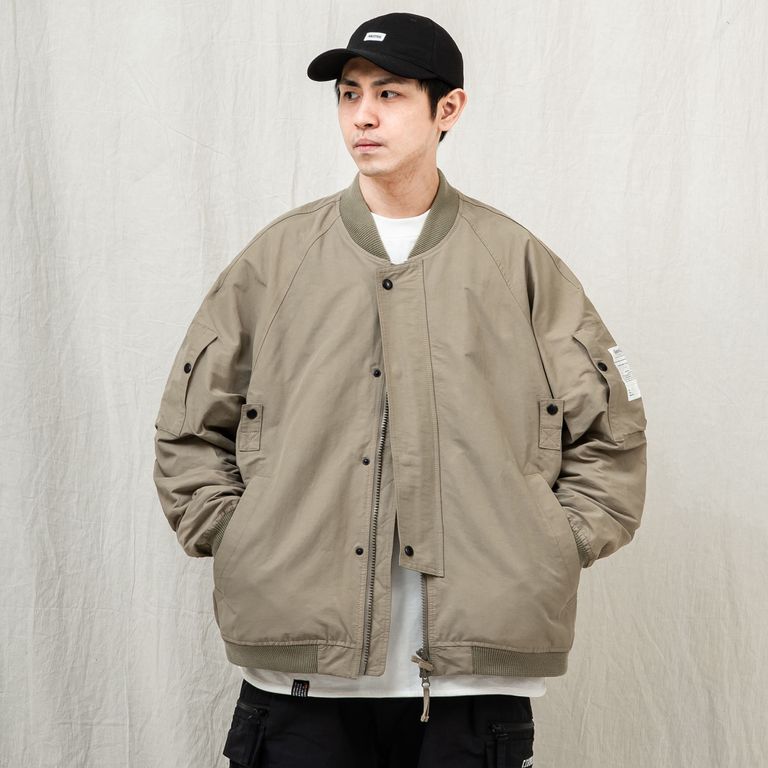 171cm 60kg : 着用サイズ M