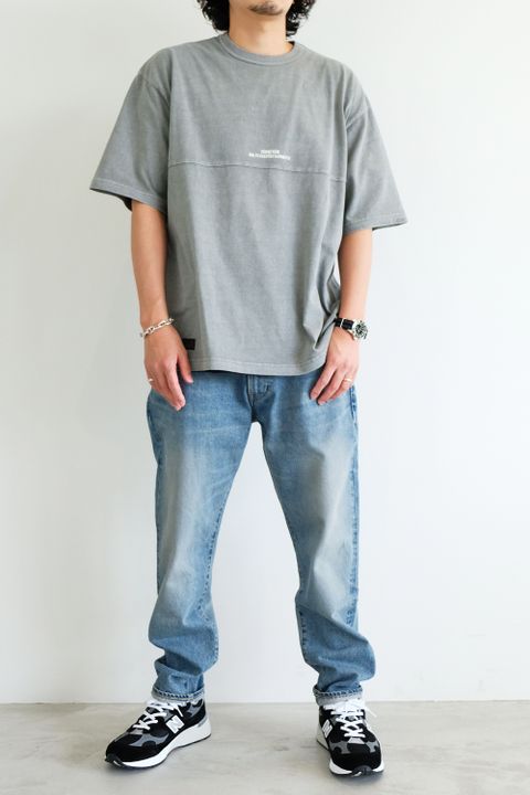 ありそうであまり無い絶妙なTシャツのグレーカラーが◎
