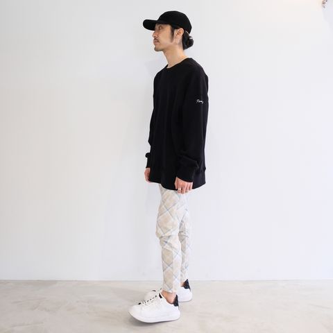 パンツの柄を活かした楽チンスタイル