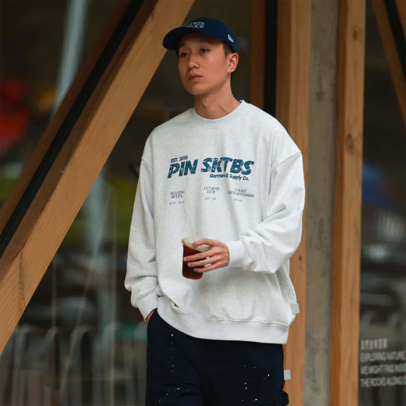 slogan crew neck / グレー