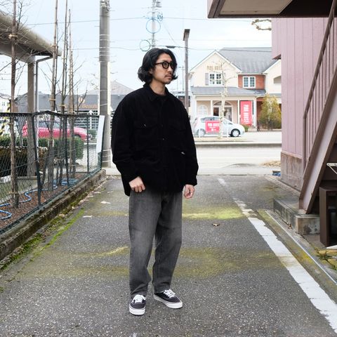 アメカジテイストなストリートスタイルをブラックのグラデーションで