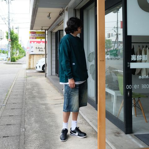 デニムショーツが懐かしくも今っぽい