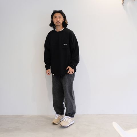ブラックでグラデーションを効かせたストリートカジュアルコーデ