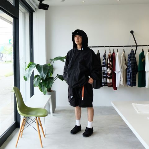 初秋をイメージした真っ黒コーデ