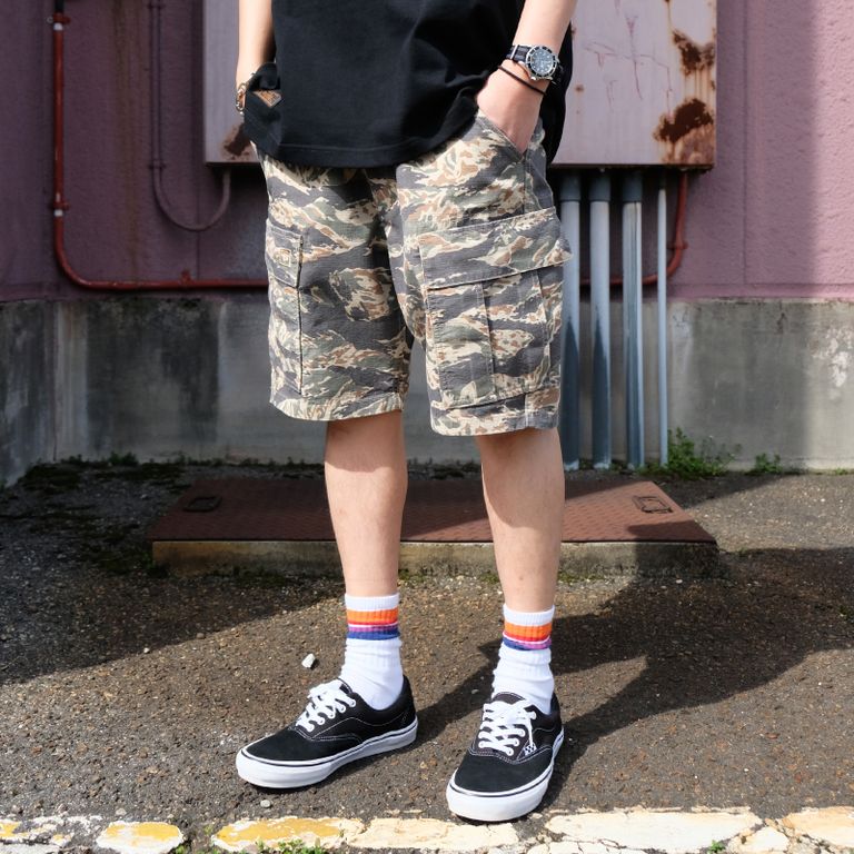 179cm 70kg : 着用サイズ 32(M)