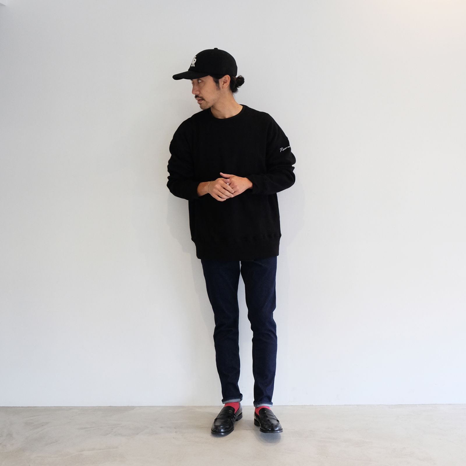 現代らしさを取り入れつつも綺麗さも意識したカジュアルコーデ