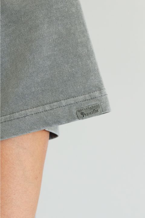ありそうであまり無い絶妙なTシャツのグレーカラーが◎