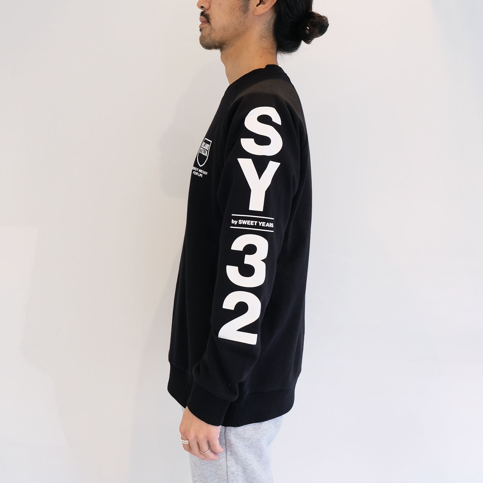 新品(SY32)SHIELD LOGO INSURATION JKT(ブラック)-