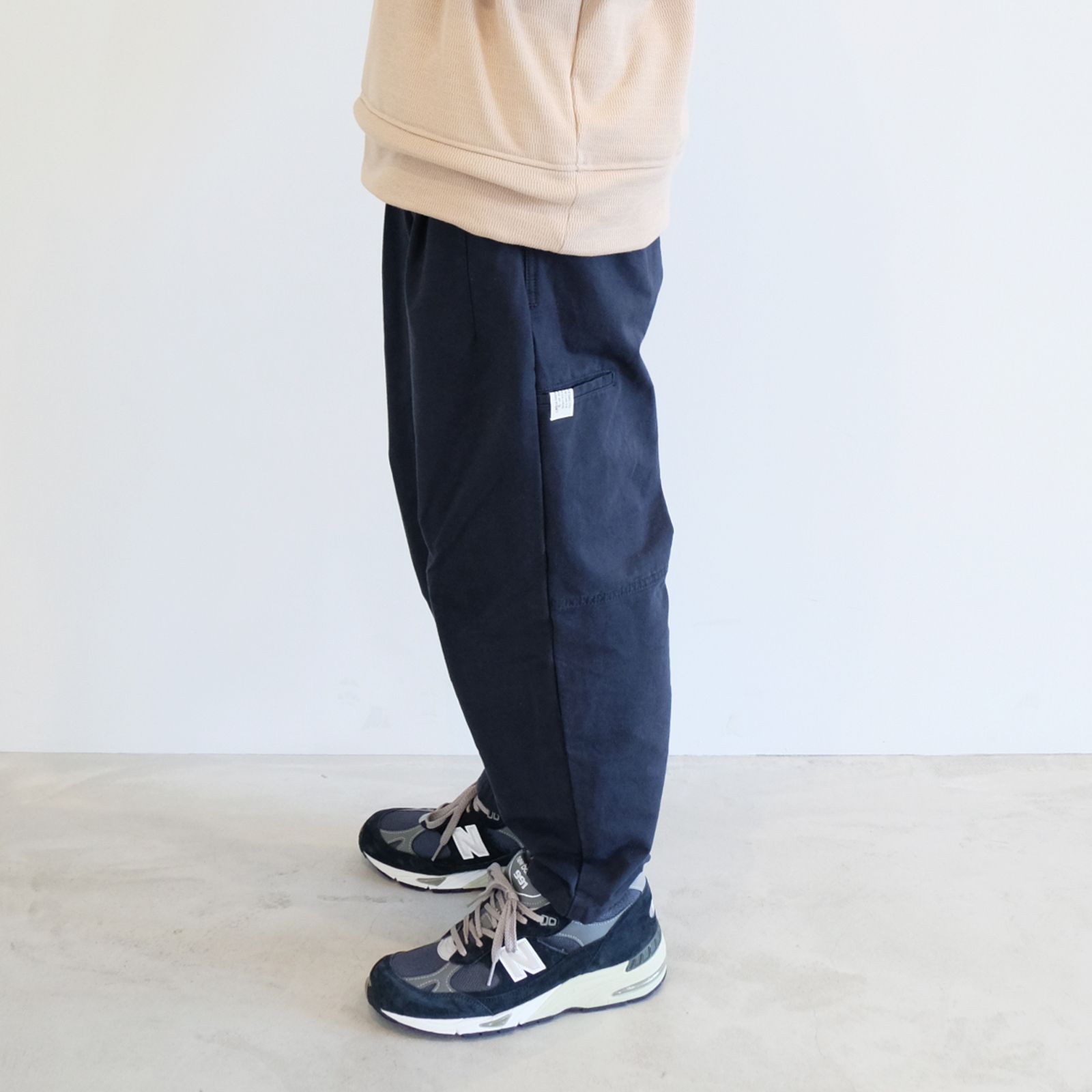 【ラスト1点 M 】elasticated waist pleated tapered pants / ネイビー