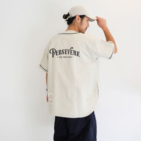 Tシャツスタイルだけでは物足りない方必見。ベースボールシャツを使用した夏コーデ