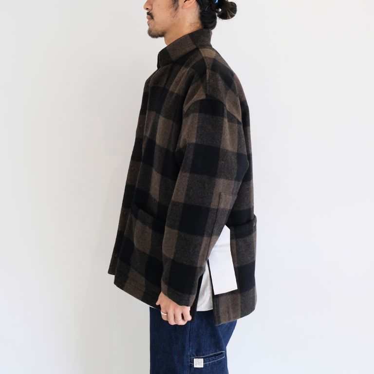 170cm 58kg : 着用サイズ S-M