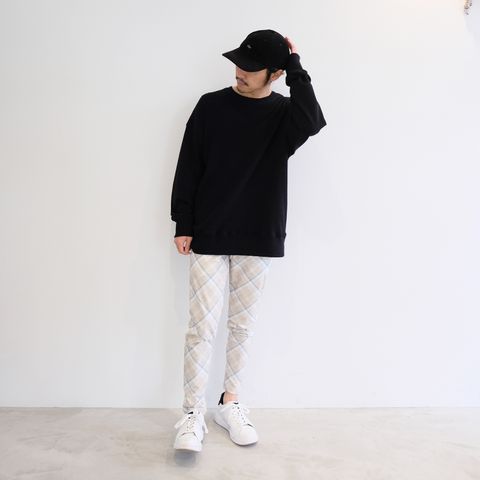 パンツの柄を活かした楽チンスタイル
