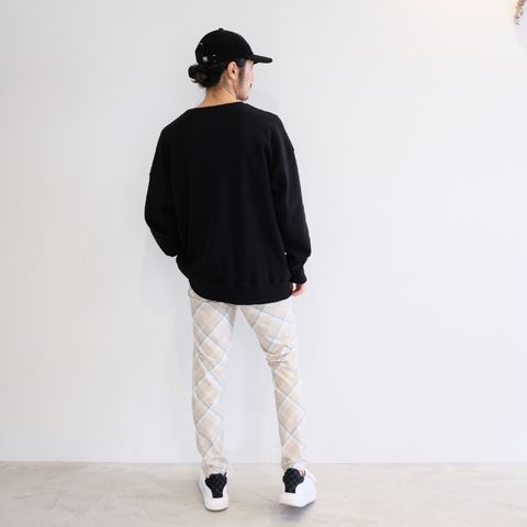 パンツの柄を活かした楽チンスタイル