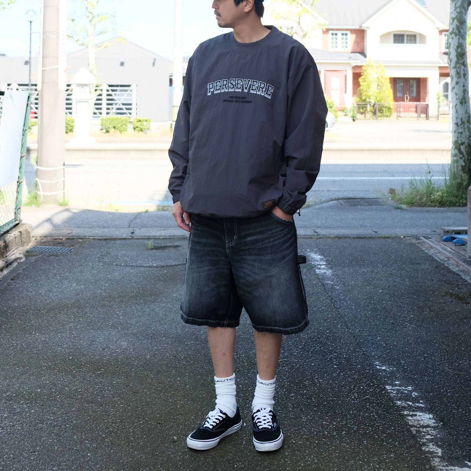 デニムショーツを男らしくも都会的に着こなすPersevereスタイル