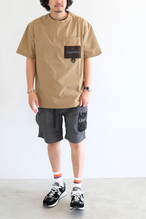 機能面にも優れたTシャツ+ショーツスタイル